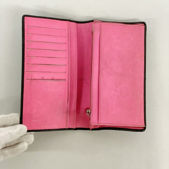 CHANEL Authentic Black Lambskin Leather Wallet - Picture 3 of 13